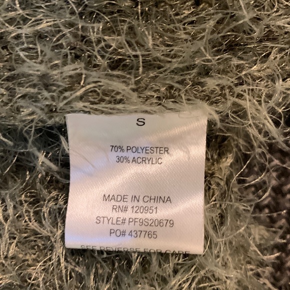 Sweater (eyelash) - Picture 2 of 3